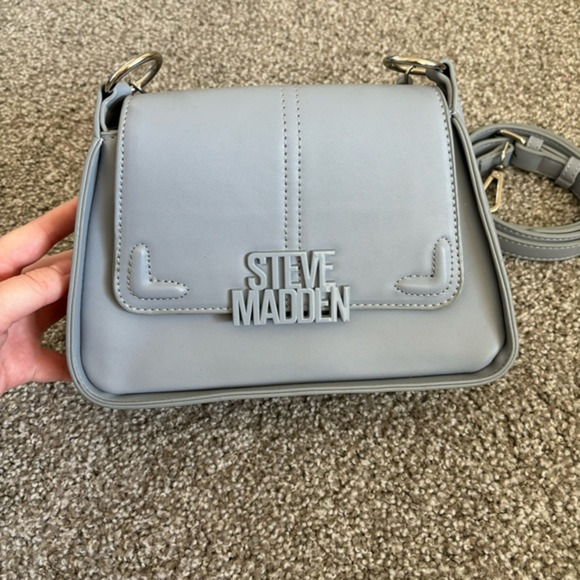 Steve Madden Purse Attachable Shoulder Strap Small Light Gray/Blue Button Chain - Picture 3 of 10